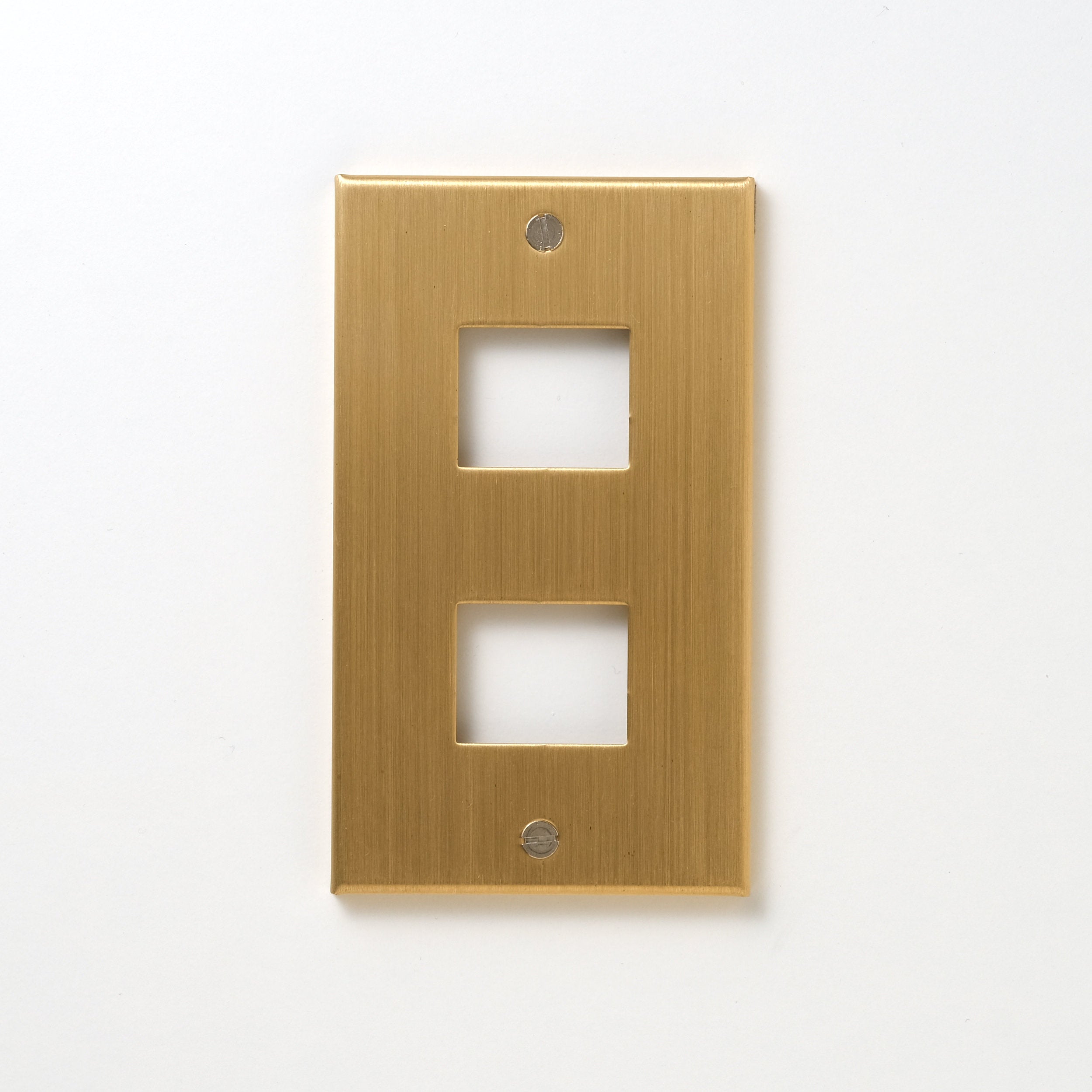 コンセンティック 真鍮ヘアライン プレート1連2口用