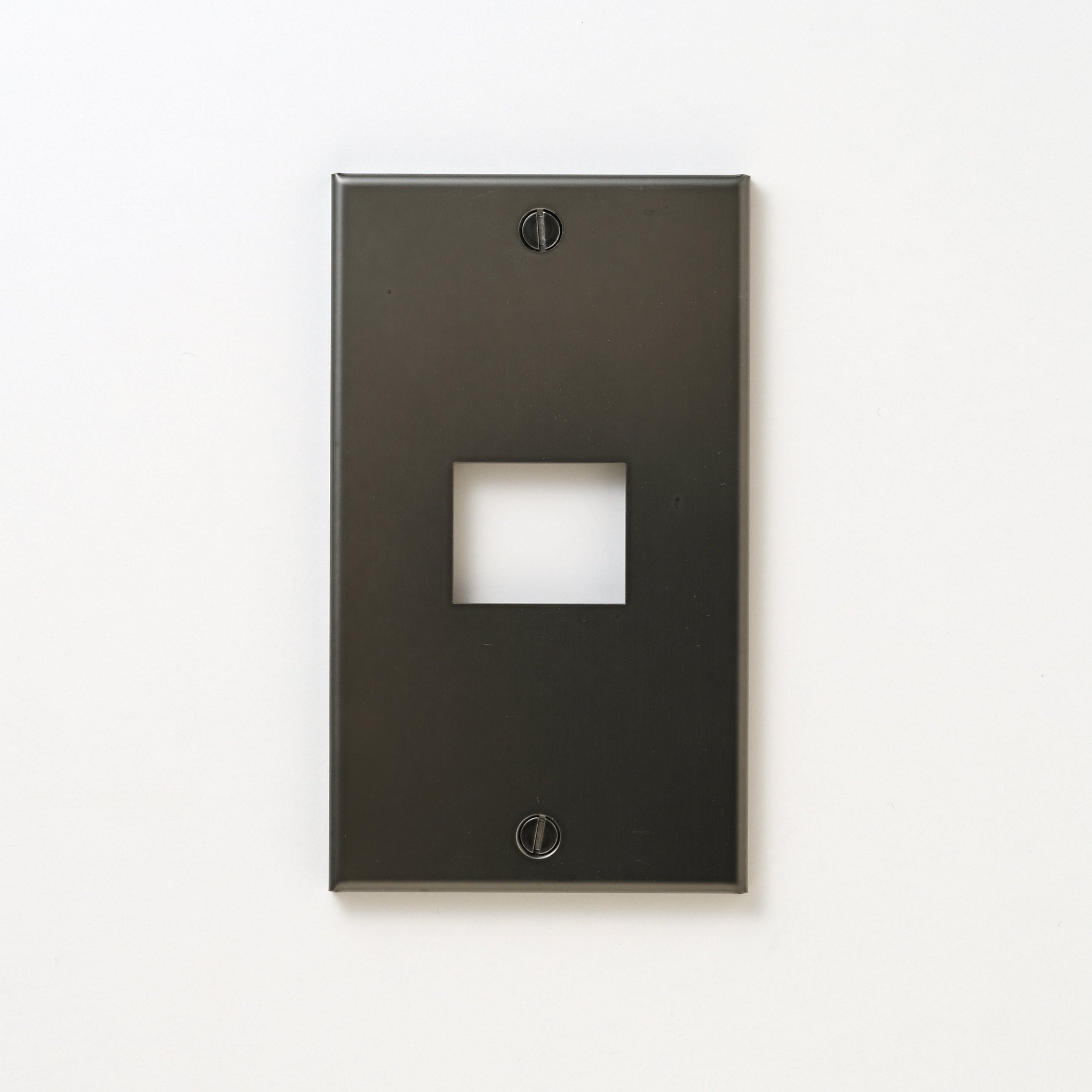 コンセンティック マットブラック プレート1連1口用