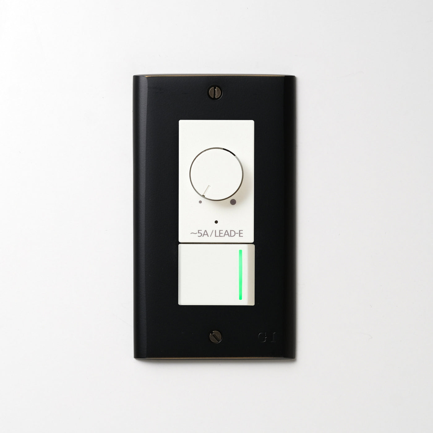 真鍮（マットブラック塗装）プレート <br>+ NK 正位相制御方式ライトコントロール＋片切、3路ガイドランプ（グリーン）スイッチ　 ホワイト
