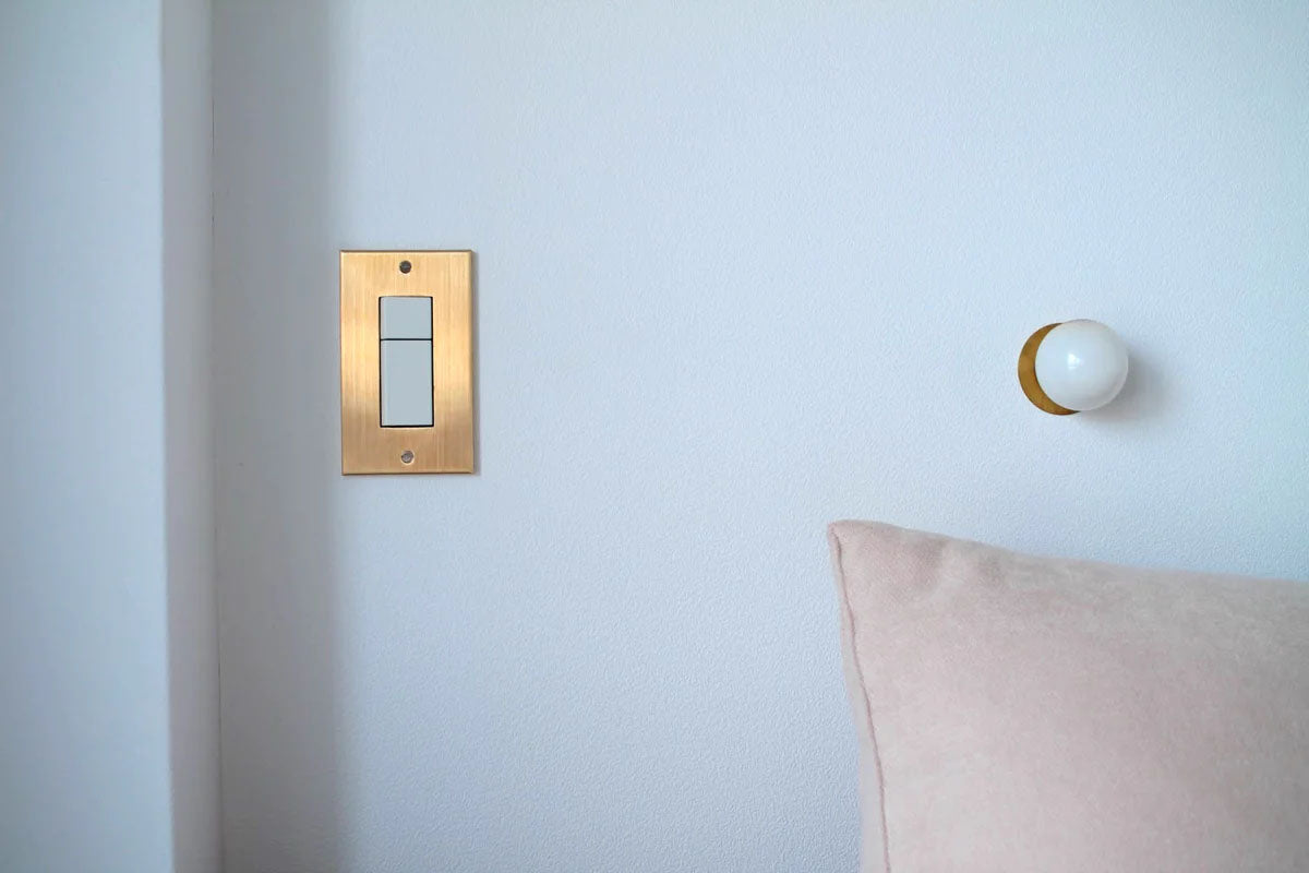 コンセンティック 真鍮ヘアライン プレート1連1口用