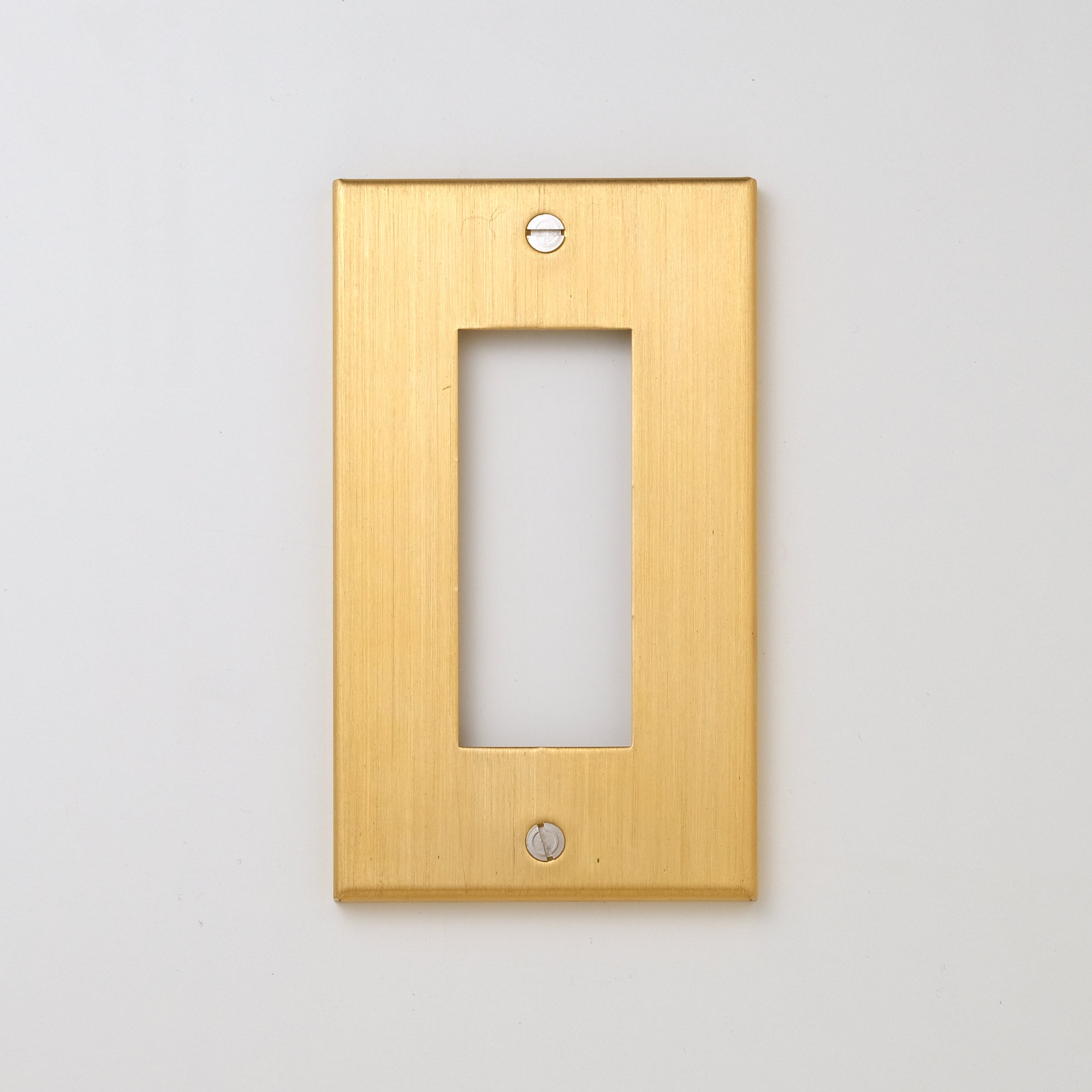 コンセンティック 真鍮ヘアライン プレート1連3口用