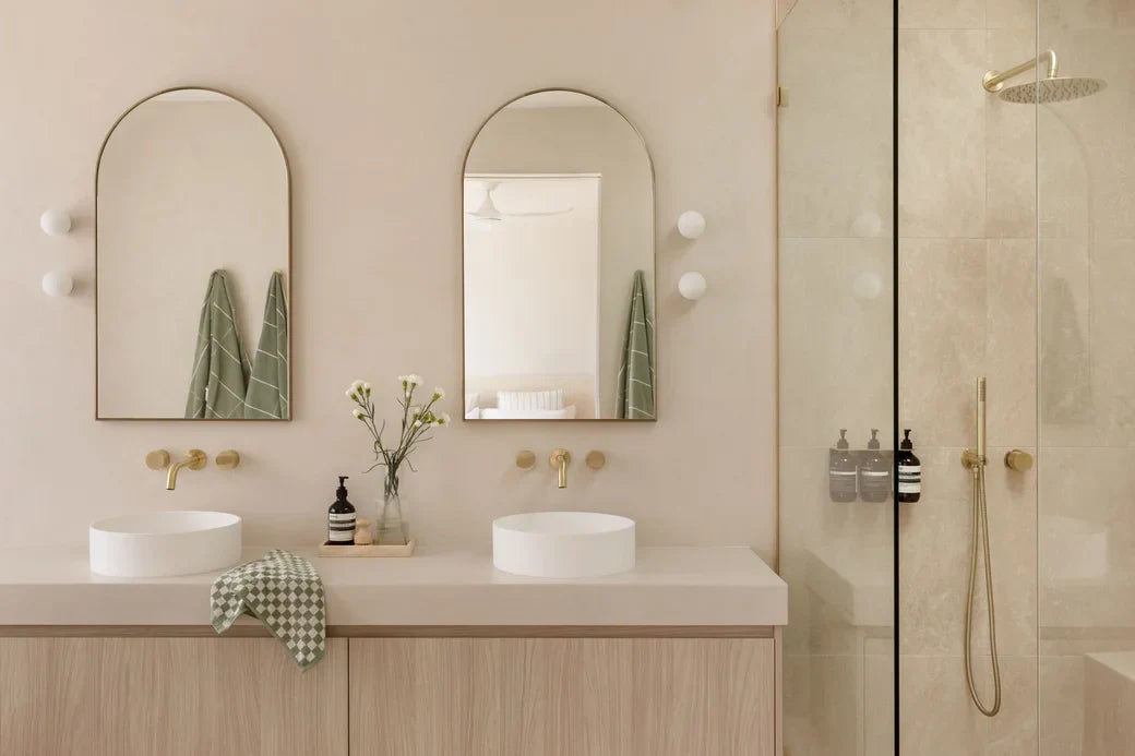 金属の組み合わせで魅せる洗面スペース｜ABI Interiors流水栓金具デザイン術