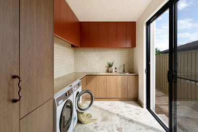 ランドリールームに個性と実用性を両立｜ABI Interiorsが提案する収納と素材選びの工夫