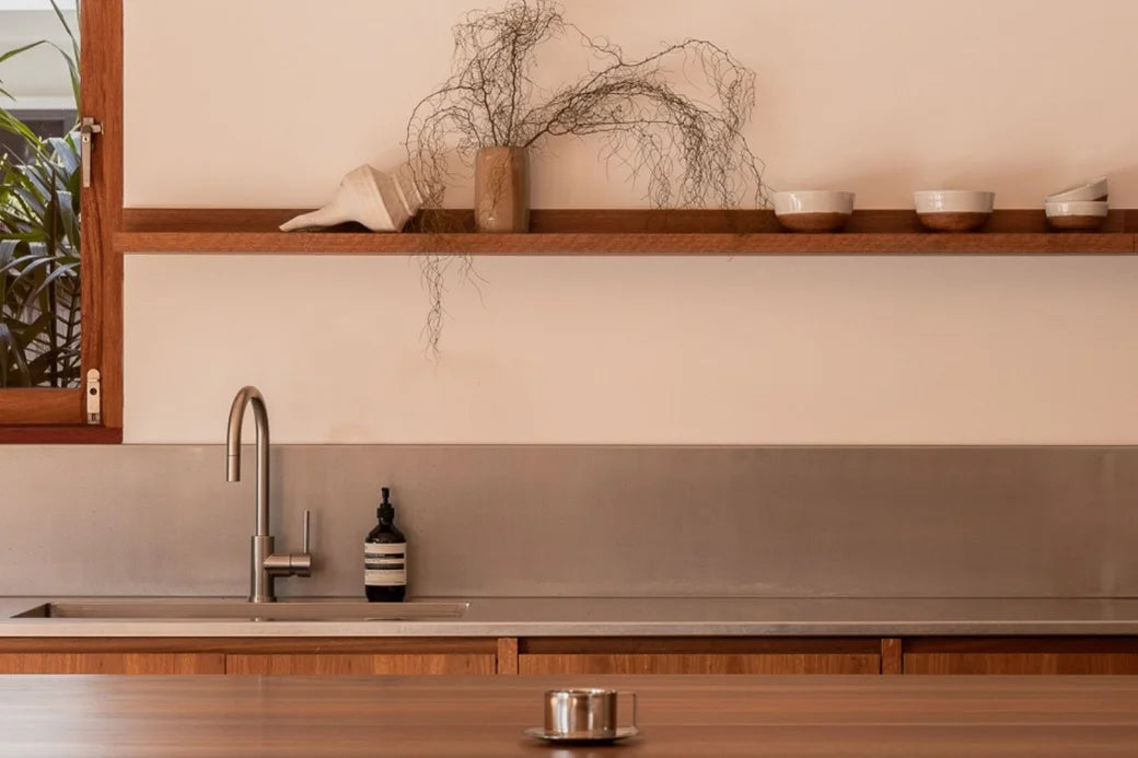 ステンレススチールが住まいを変える｜水栓金具から見る洗練されたインテリアの考え方