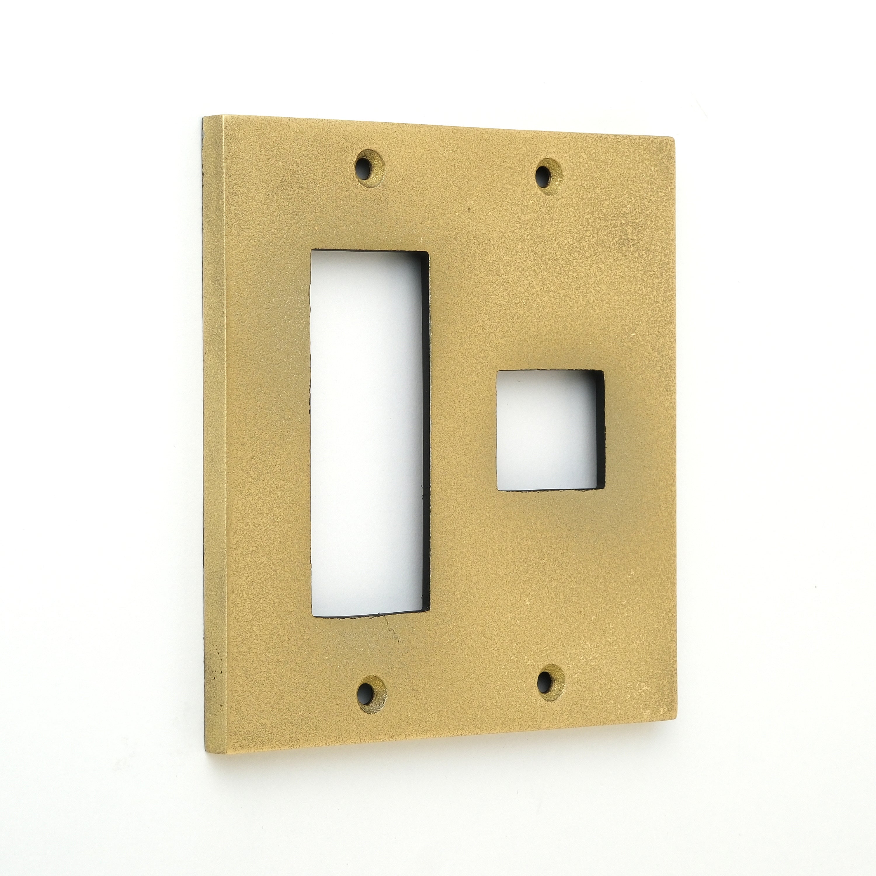 METAL PLATE 鋳肌 真鍮 2連1口＋3口