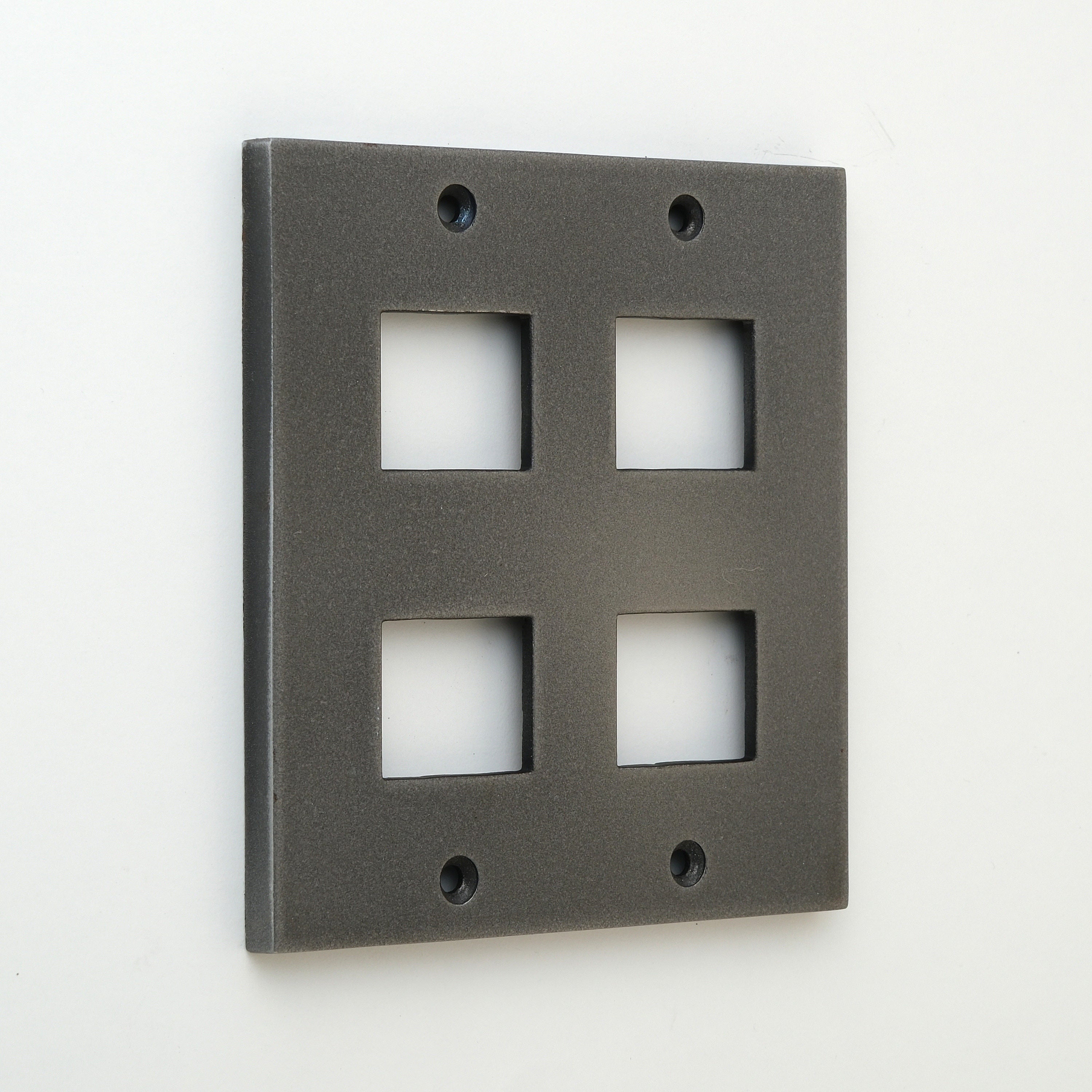 METAL PLATE 鋳肌 鉄 2連2口＋2口