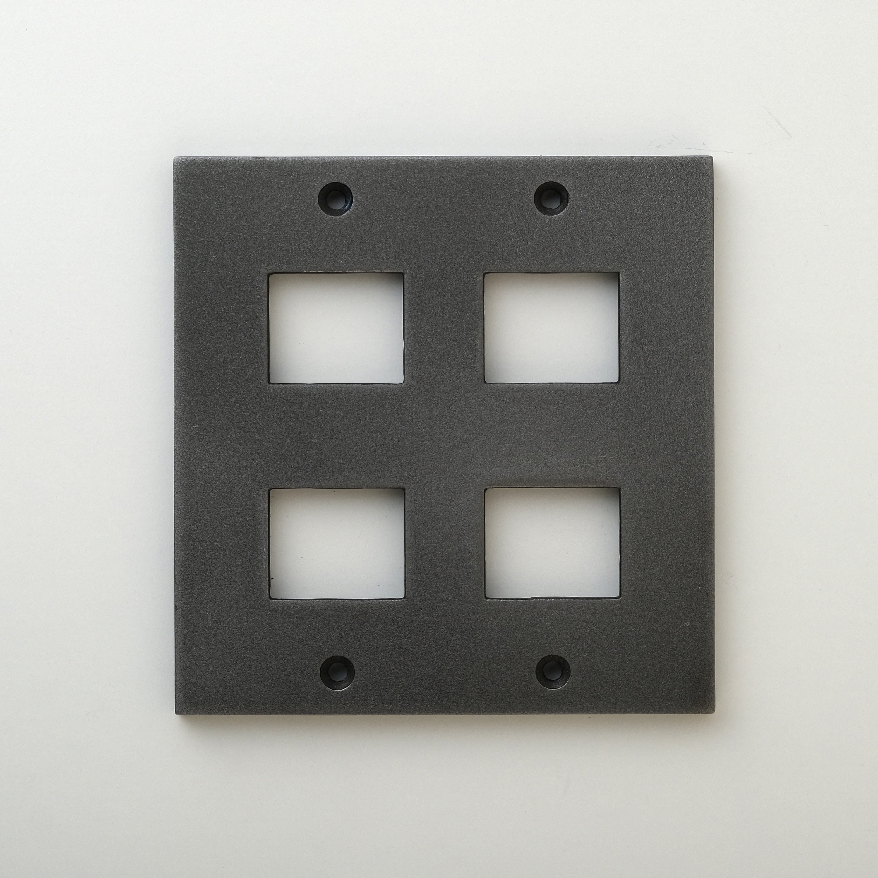 METAL PLATE 鋳肌 鉄 2連2口＋2口