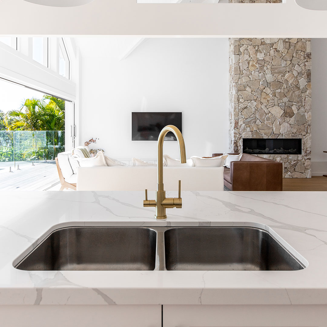 エリシアン・台付き1穴 浄水器内蔵キッチン用混合水栓 真鍮