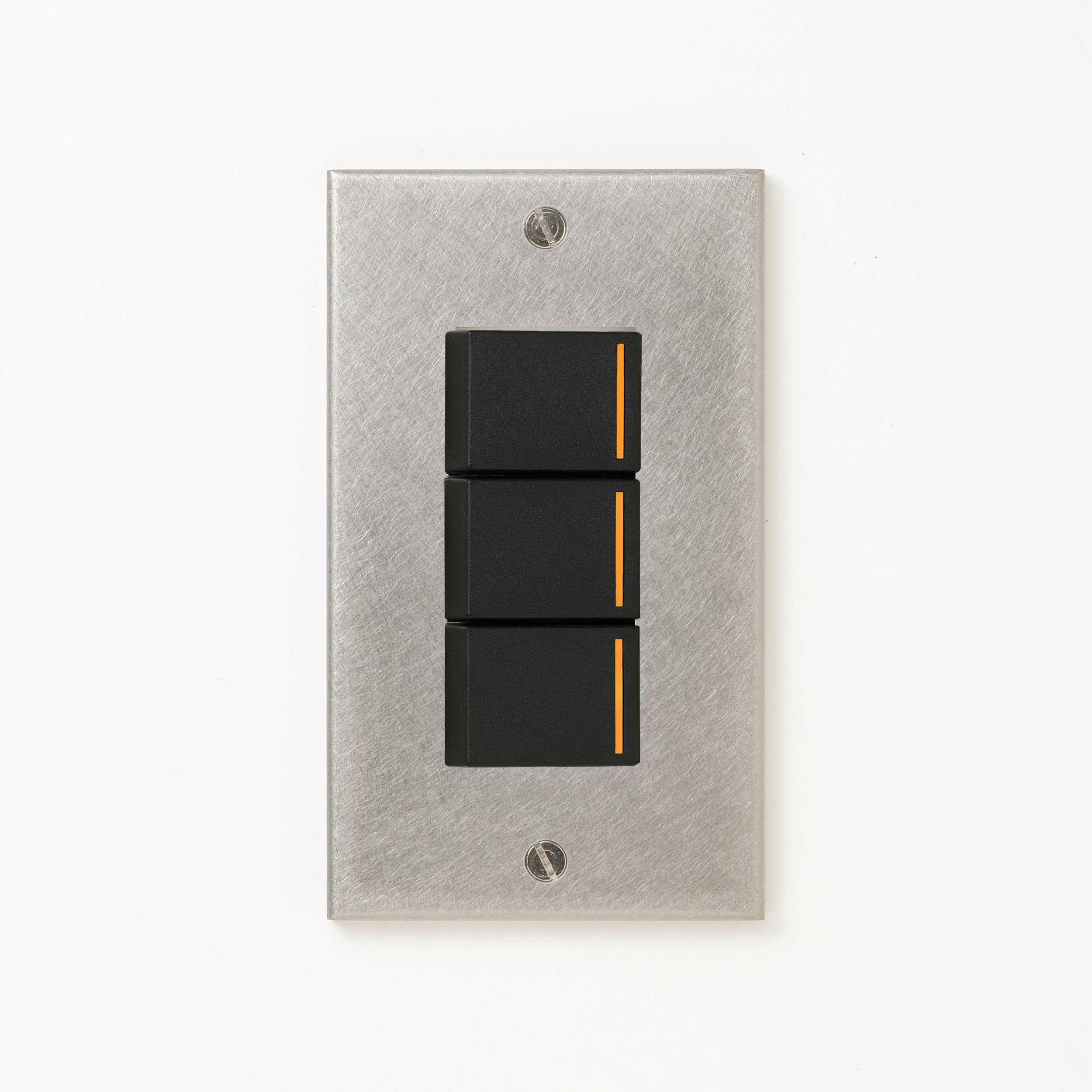 ステンレス（バイブレーション）プレート <br>+ NK 片切、3路チェックランプ（オレンジ）スイッチトリプル  ブラック