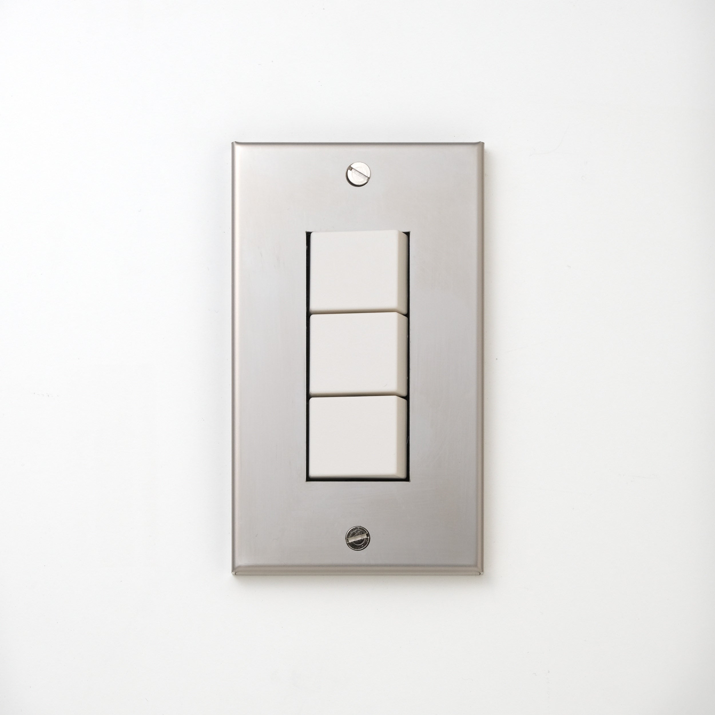 ステンレス（素地） プレート <br>+ NK スイッチトリプル ホワイト