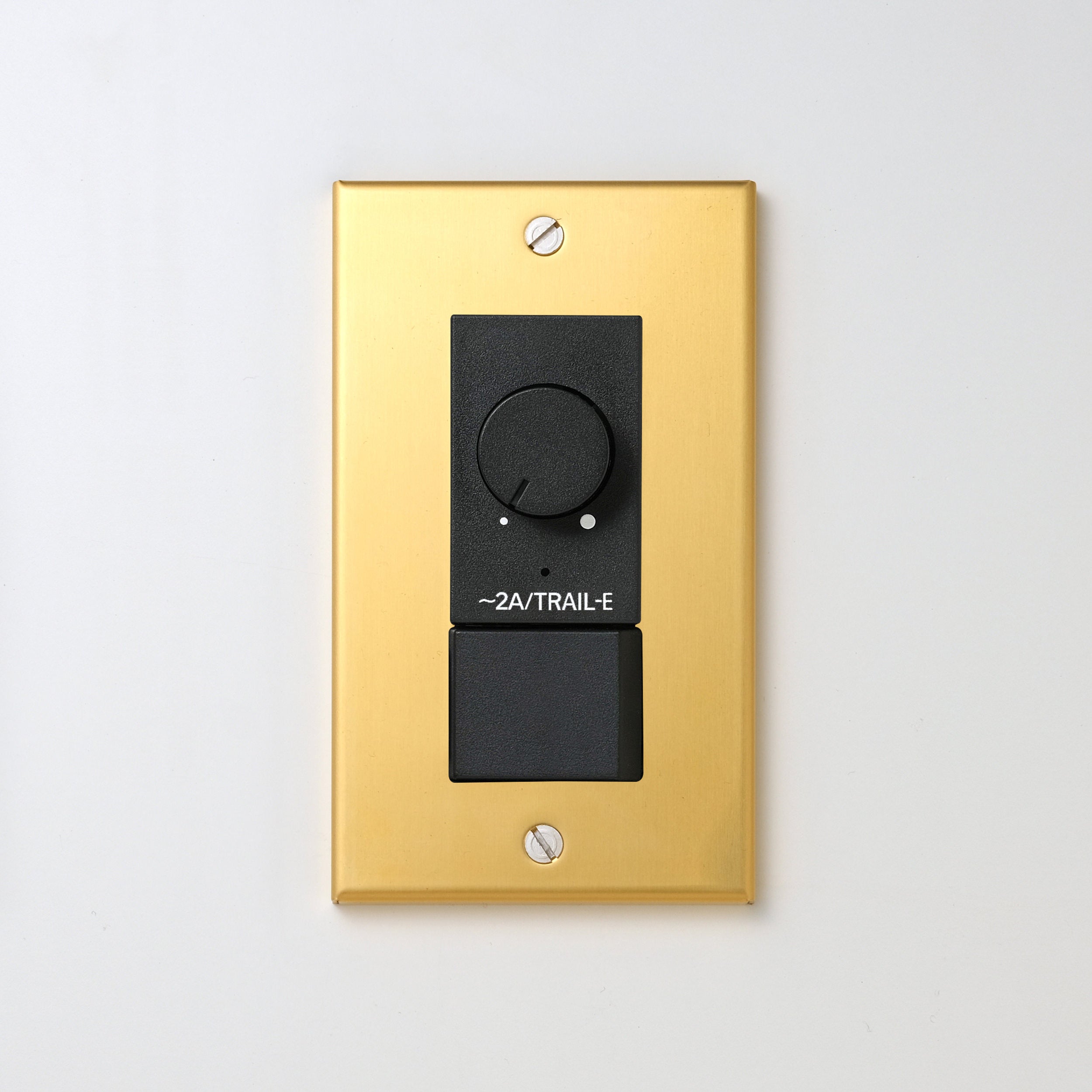 真鍮（素地） プレート <br>+ NK 逆位相制御方式ライトコントロール＋片切、3路スイッチ　 ブラック