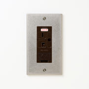 ステンレス（バイブレーション）プレート <br>+ NK 埋込アースターミナル付接地15A、20Aコンセント 250V　チョコ
