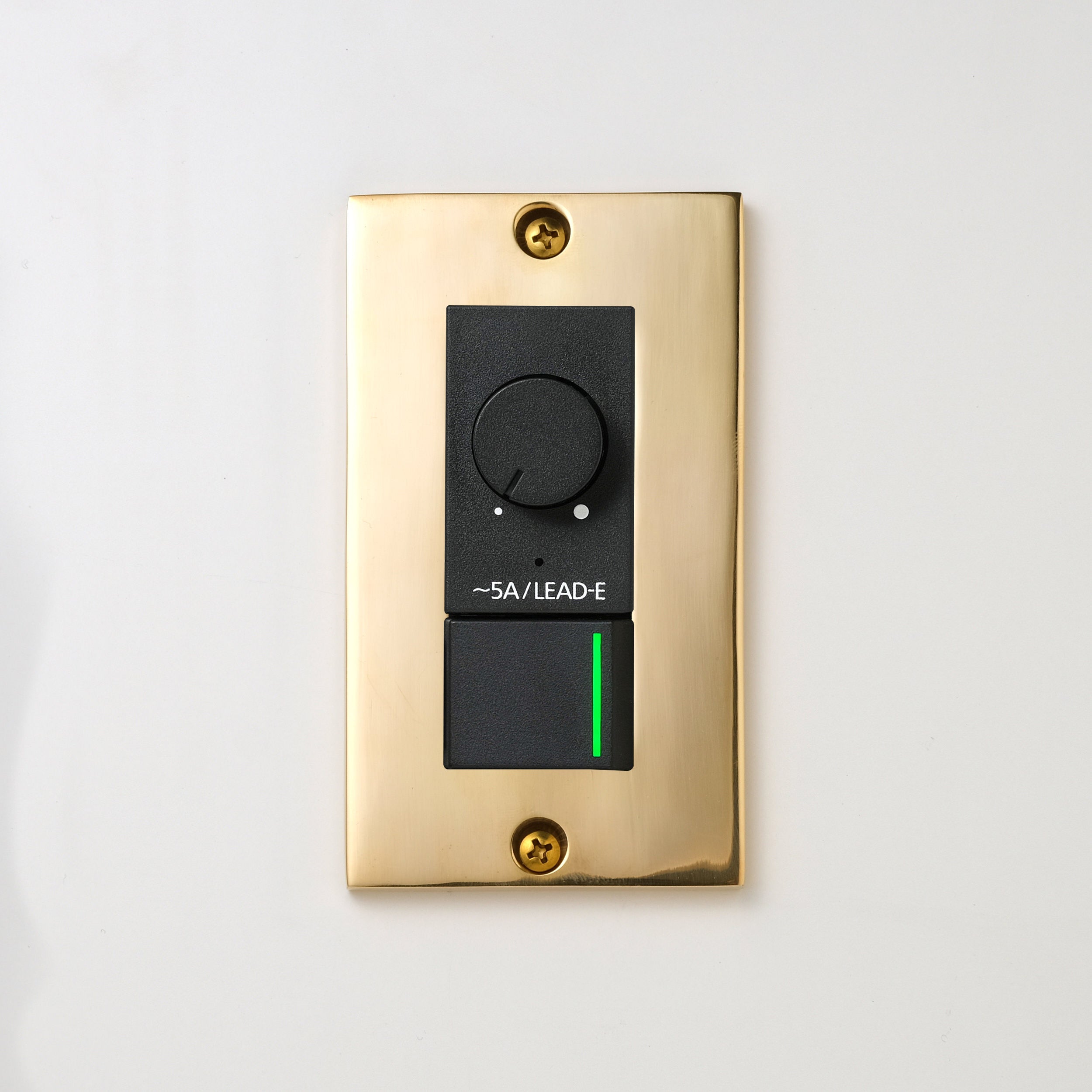 真鍮砂型鋳造（磨き）プレート <br>+ NK 正位相制御方式ライトコントロール＋片切、3路ガイドランプ（グリーン）スイッチ　 ブラック