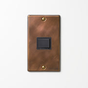 真鍮（燻し） プレート<br>+ パナソニック 埋込スイッチ シングル グレー