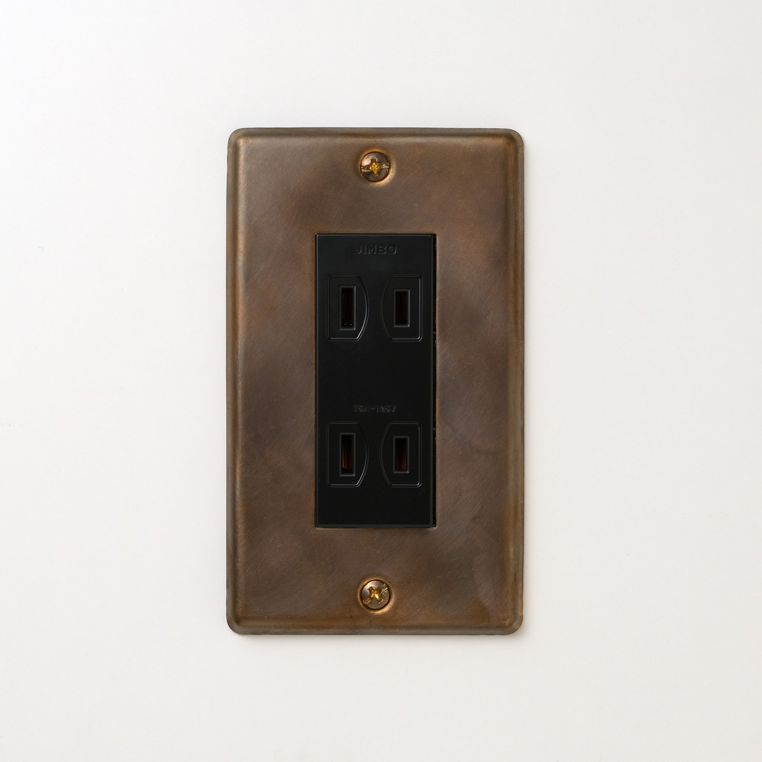 真鍮（燻し） プレート <br>+ NK ダブルコンセント ブラック