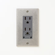 ステンレス（バイブレーション）プレート <br>+ NK 埋込アースターミナル付接地ダブルコンセント　グレー
