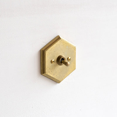 真鍮鋳造スイッチ（鋳肌） 半連１トグル　六角