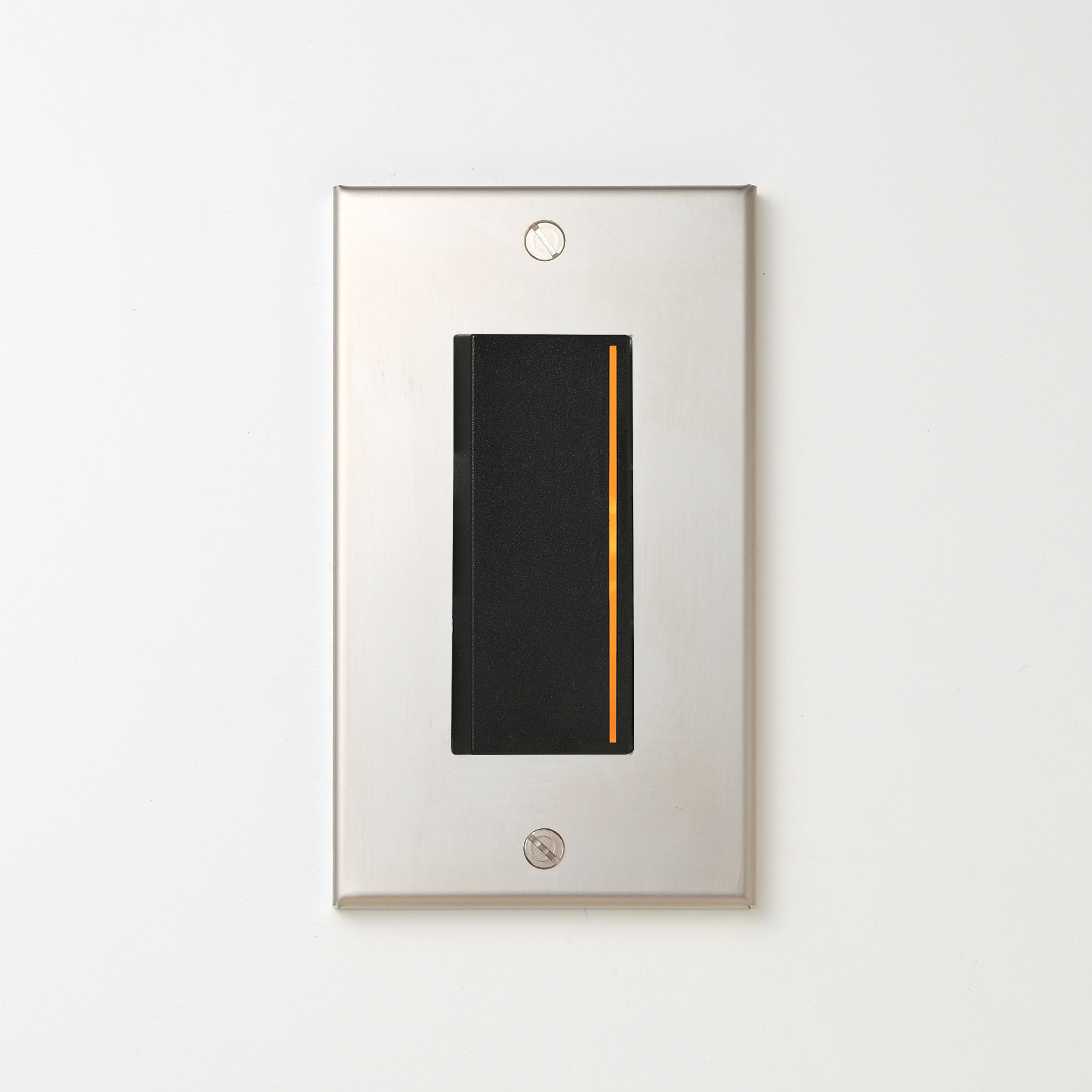 ステンレス（素地） プレート <br>+ NK 片切、3路チェックランプ（オレンジ）付スイッチシングル  ブラック