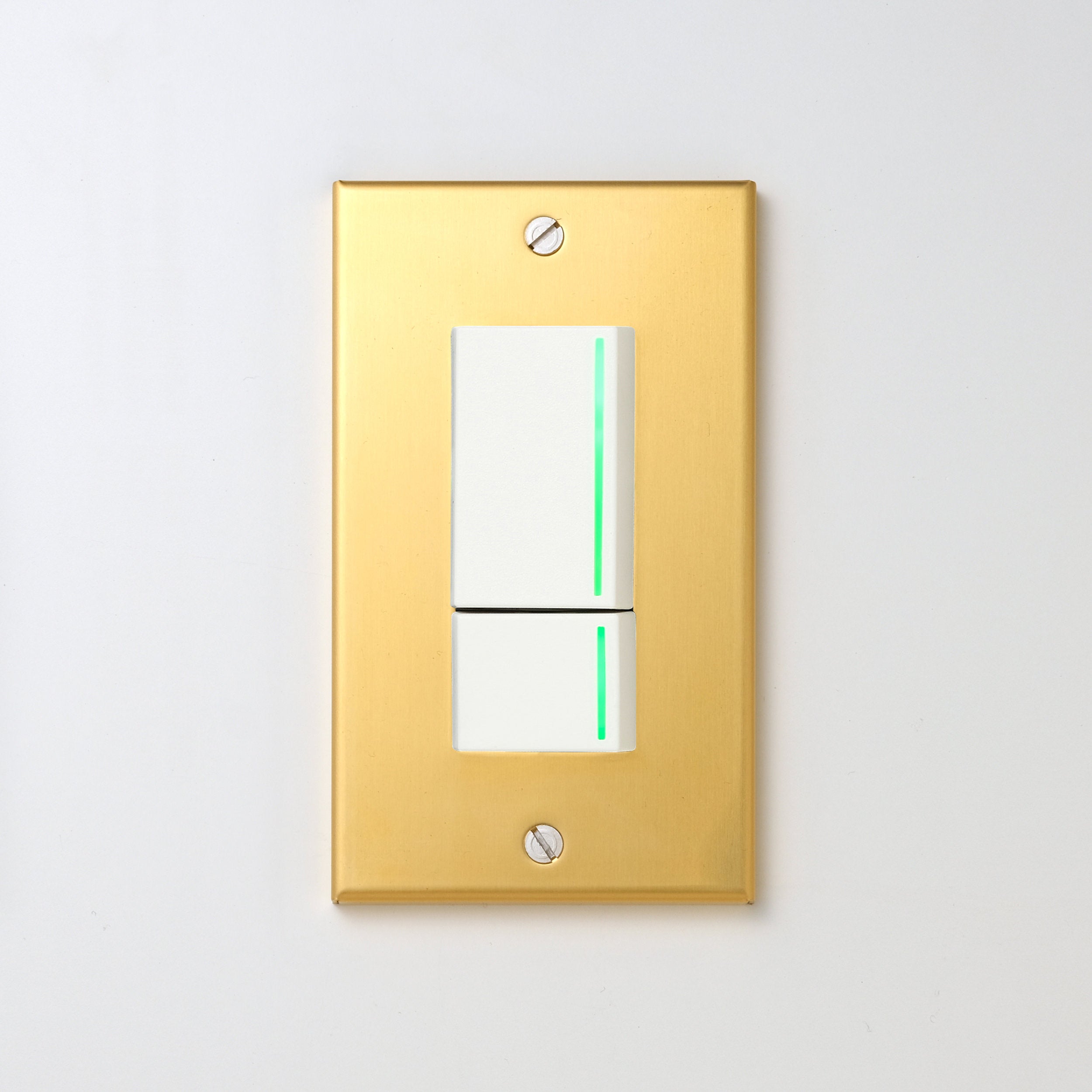 真鍮（素地） プレート <br>+ NK 片切、3路ガイドランプ（グリーン）スイッチダブル（上段大）  ホワイト