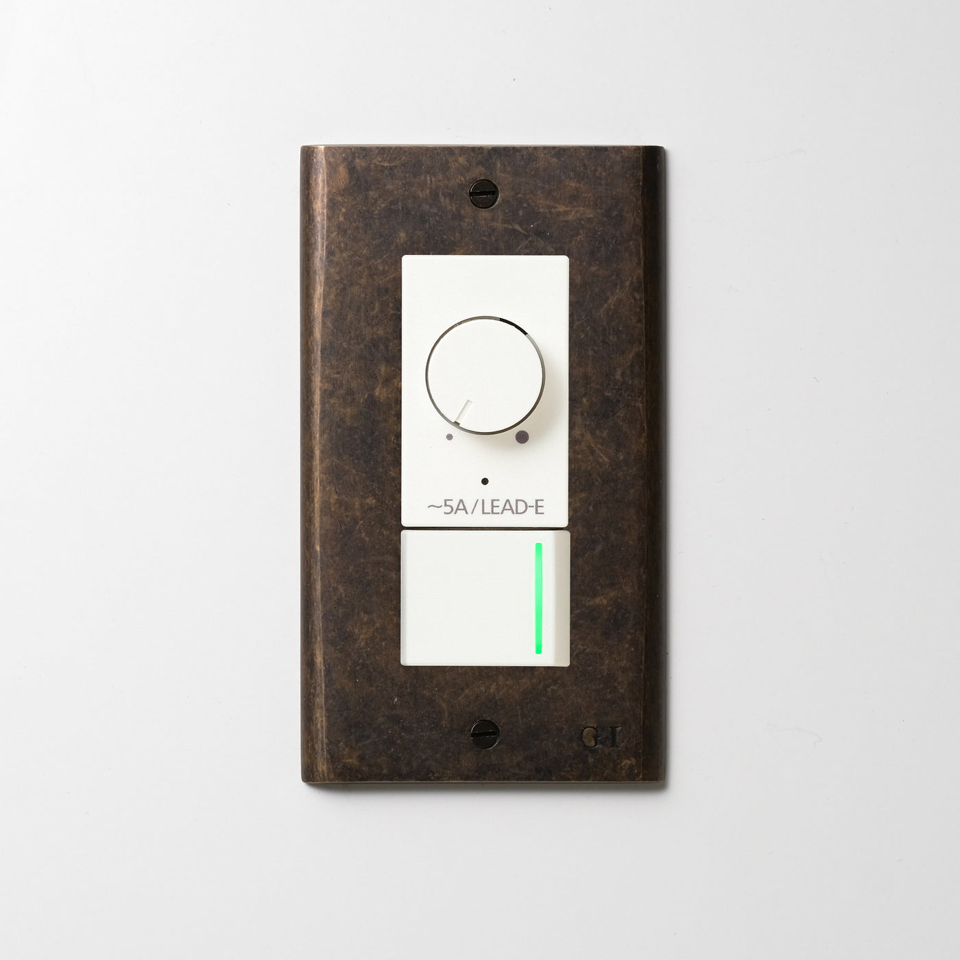 真鍮（エイジング）プレート <br>+ NK 正位相制御方式ライトコントロール＋片切、3路ガイドランプ（グリーン）スイッチ　 ホワイト