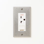 ステンレス（バイブレーション）プレート <br>+ NK 埋込アースターミナル付接地15A、20Aコンセント 250V　ホワイト