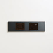 ステンレス（ブラック）家具用プレート<br>+ NK 埋込コンセント チョコ <br>+ NK 埋込モジュラジャック8極8心 チョコ