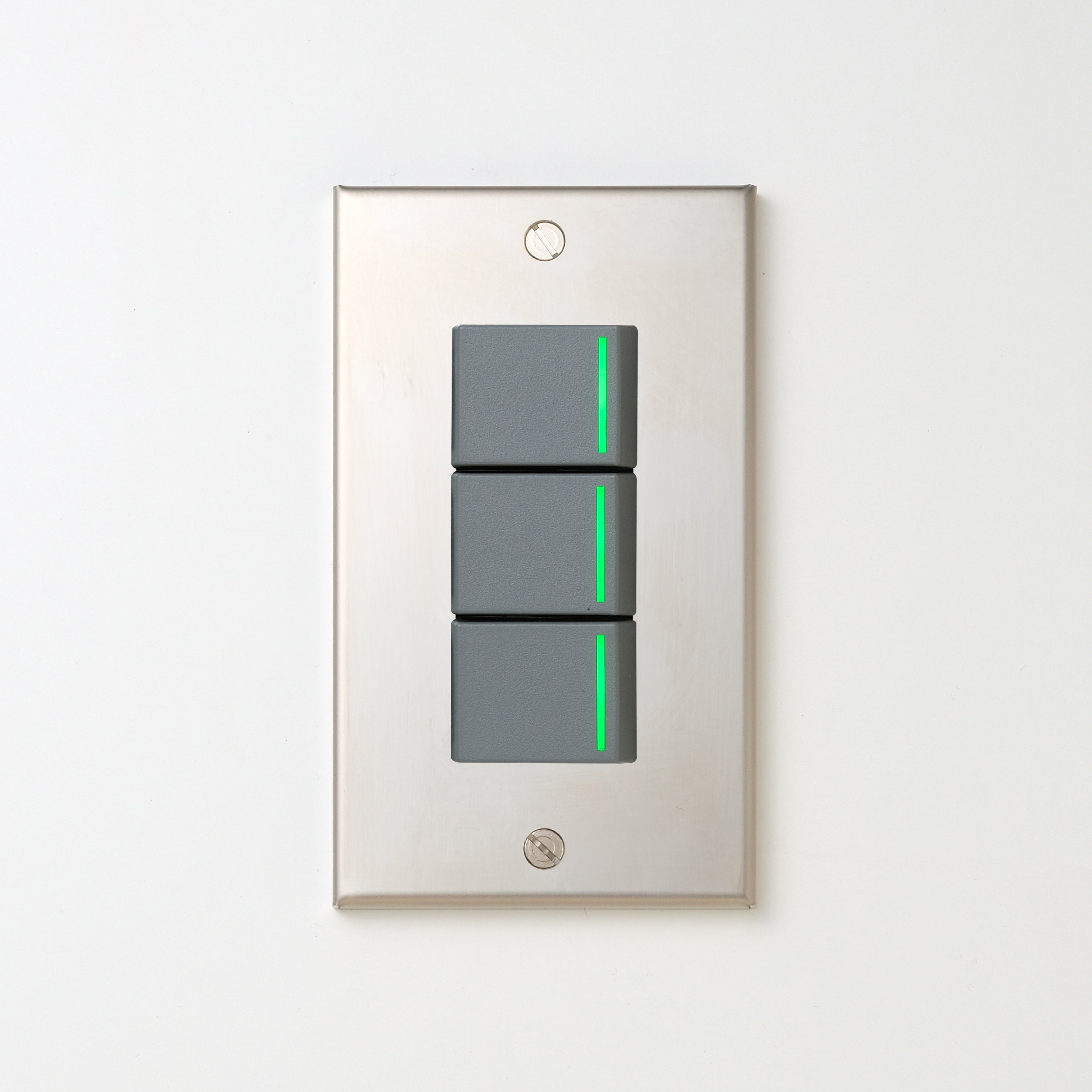 ステンレス素地 プレート <br>+ NK 片切、3路ガイドランプ（グリーン）スイッチトリプル  グレー