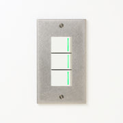 ステンレス（バイブレーション）プレート <br>+ NK 片切、3路ガイドランプ（グリーン）スイッチトリプル  ホワイト