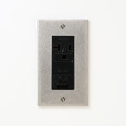 ステンレス（バイブレーション）プレート <br>+ NK 埋込アースターミナル付接地15A、20Aコンセント 125V　ブラック