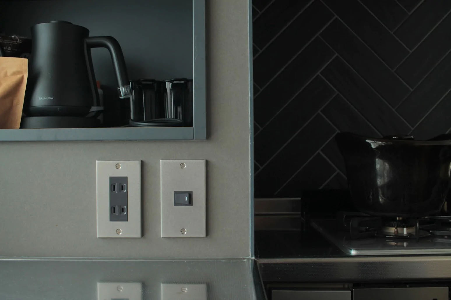 コンセンティック ステンレスバイブレーション プレート１連３口用 