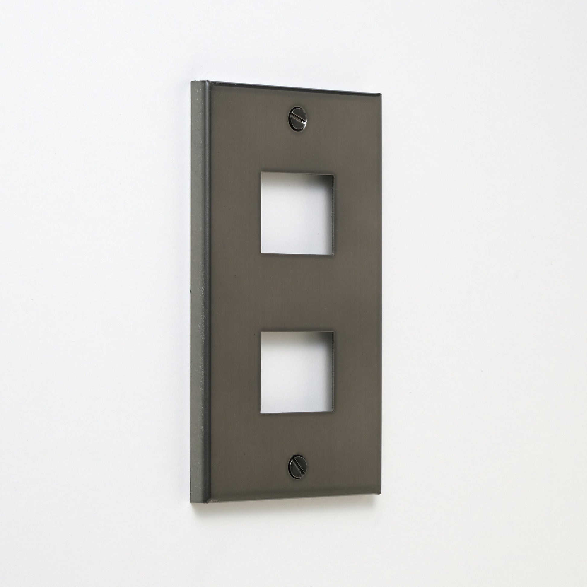 コンセンティック マットブラック プレート１連２口用 