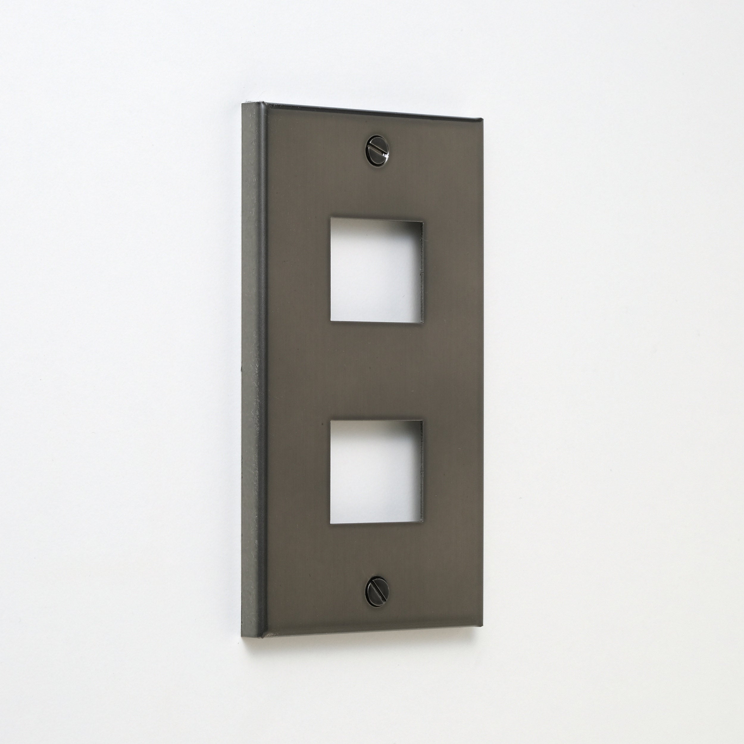 コンセンティック マットブラック プレート１連２口用 