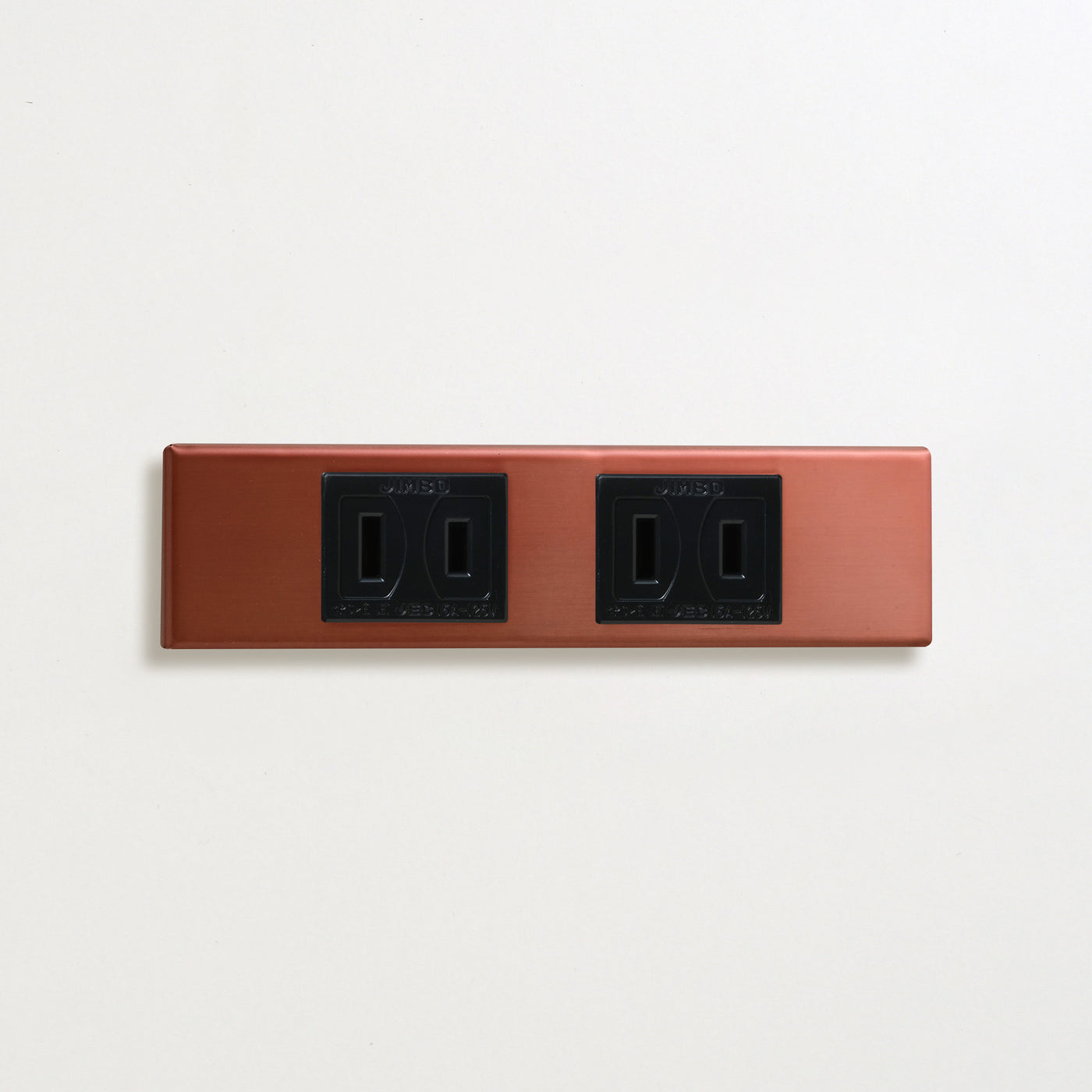 銅色（マット） 家具用プレート<br>+ NK 埋込コンセント ブラック ×２