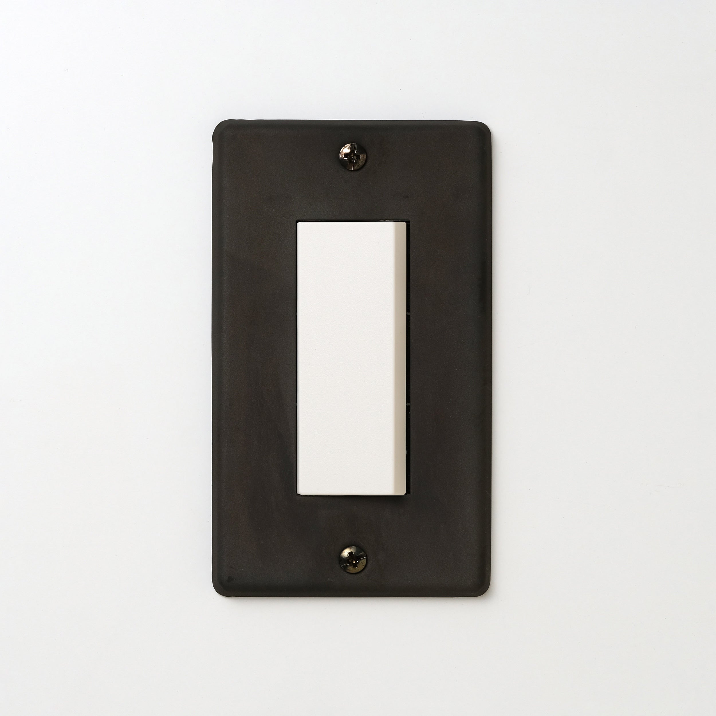 ステンレス（黒染）プレート <br>+ NK スイッチシングル ホワイト