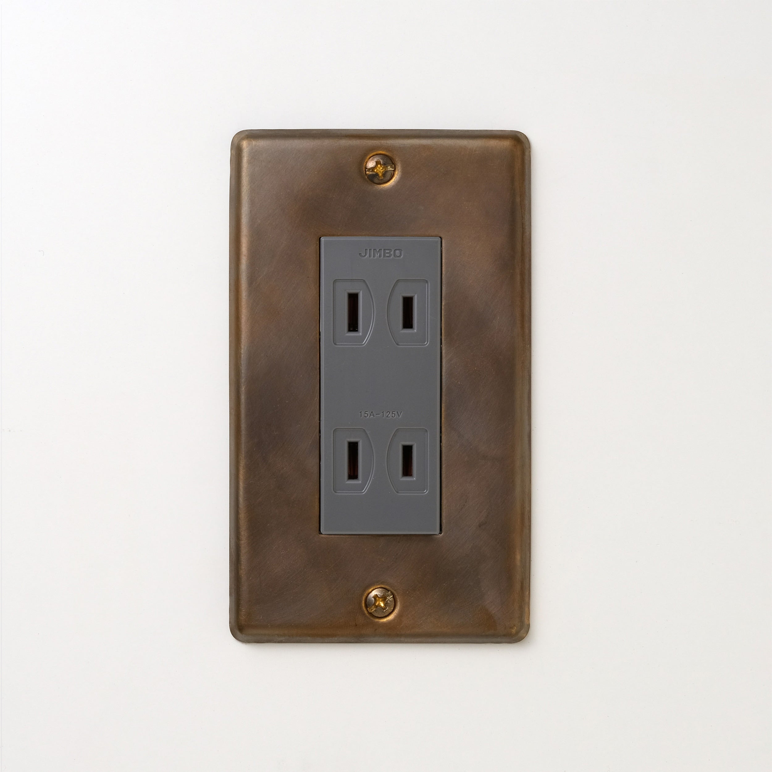 真鍮（燻し） プレート <br>+ NK ダブルコンセント グレー