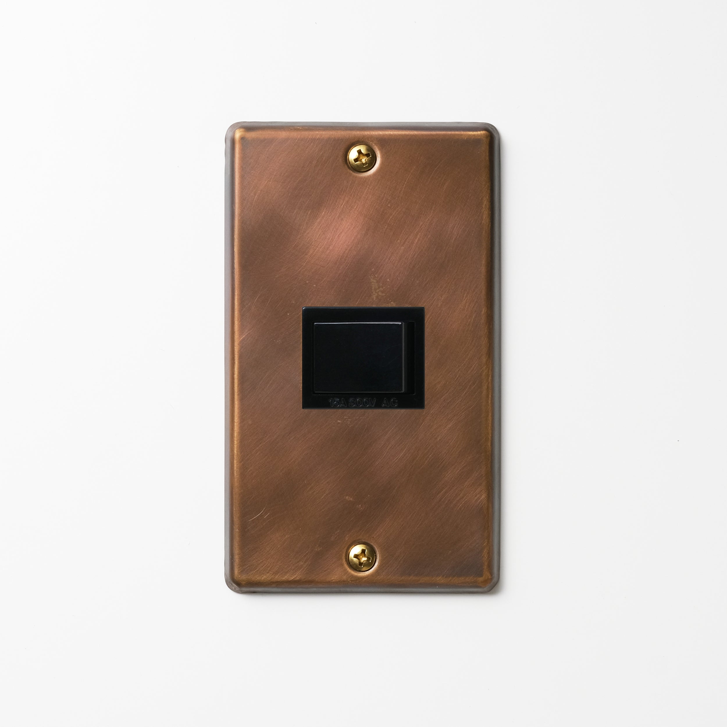 真鍮（燻し） プレート<br>+ パナソニック 埋込スイッチ シングル ブラック