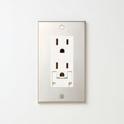 ステンレス素地 プレート <br>+ NK 埋込アースターミナル付接地ダブルコンセント　ホワイト