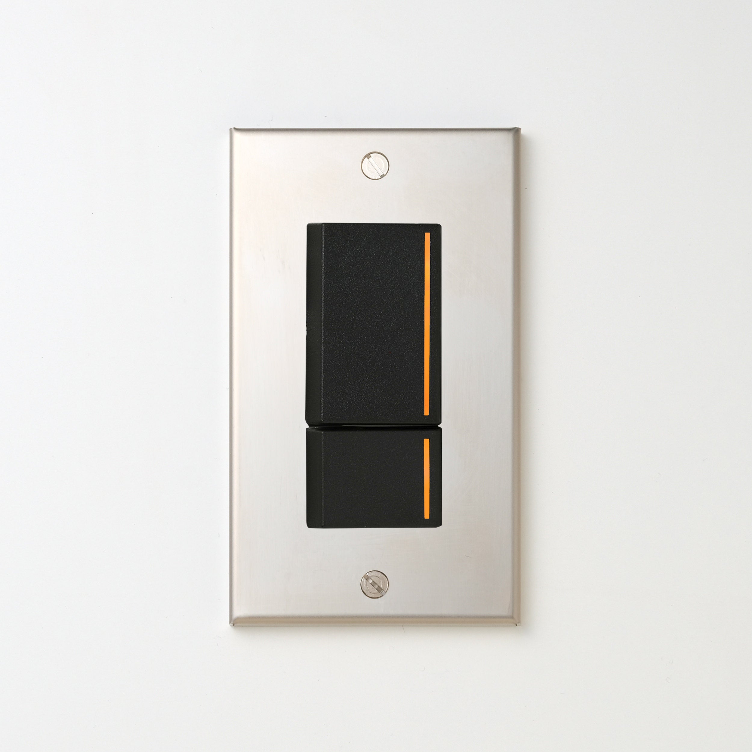 ステンレス素地 プレート <br>+ NK 片切、3路チェックランプ（オレンジ）スイッチダブル（上段大）  ブラック