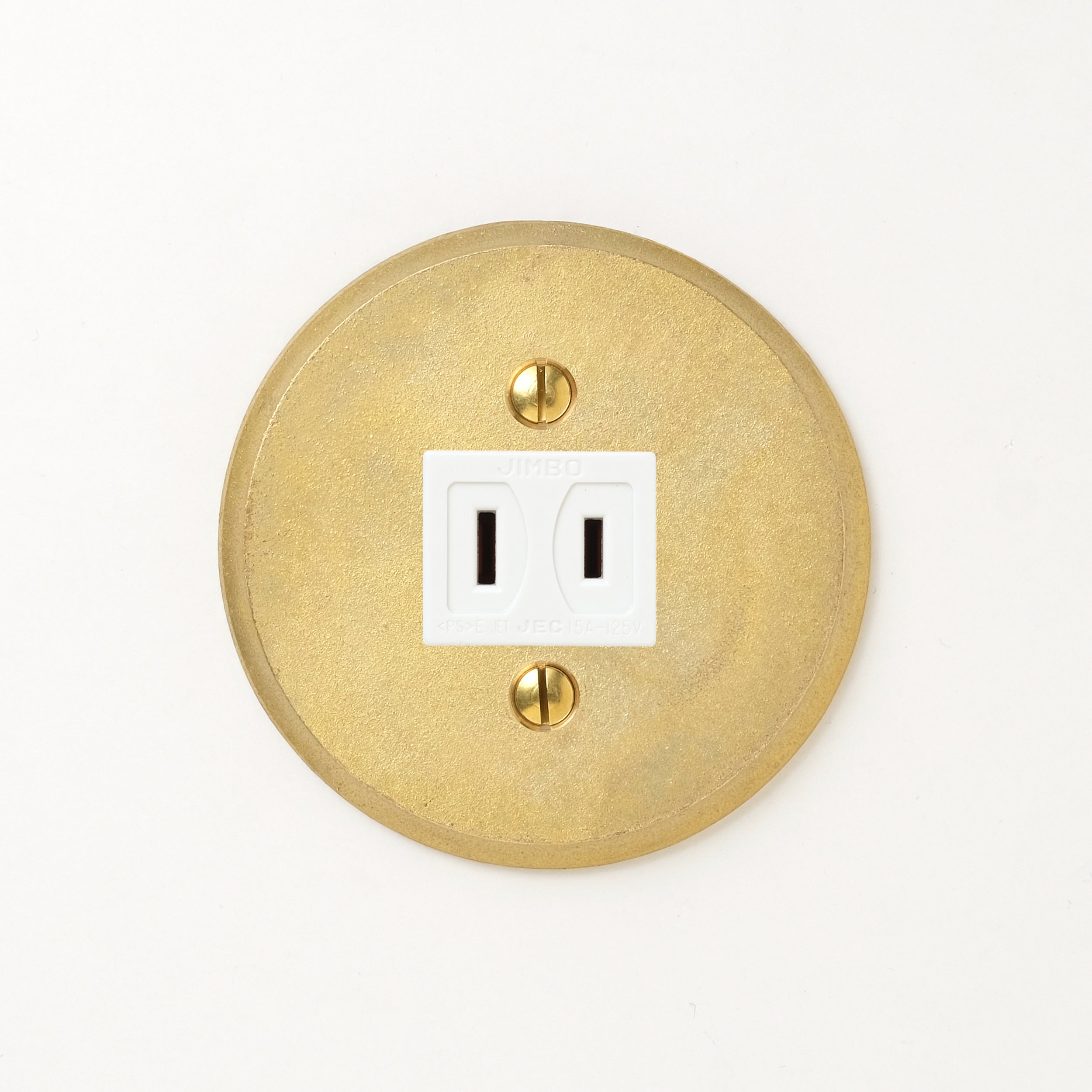 真鍮鋳造プレート（鋳肌） 半連１口用 丸 <br>+ NK 埋込コンセント ホワイト