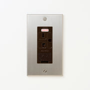 ステンレス（ヘアライン） プレート <br>+ NK 埋込アースターミナル付接地15A、20Aコンセント 250V　チョコ