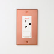 銅色（マット） プレート <br>+ NK 埋込アースターミナル付接地15A、20Aコンセント 250V　ホワイト