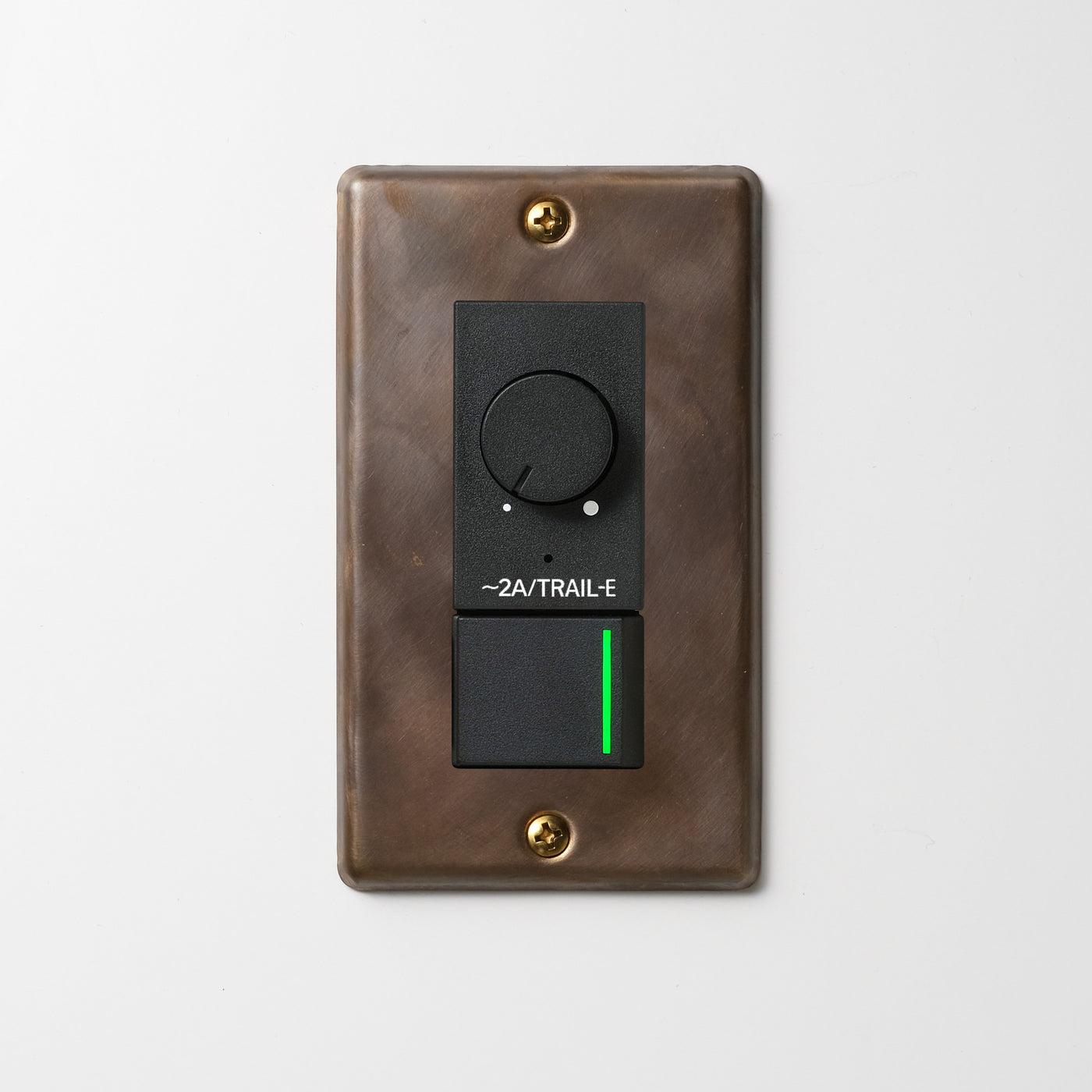 真鍮（燻し） プレート <br>+ NK 逆位相制御方式ライトコントロール＋片切、3路ガイドランプ（グリーン）スイッチ　 ブラック