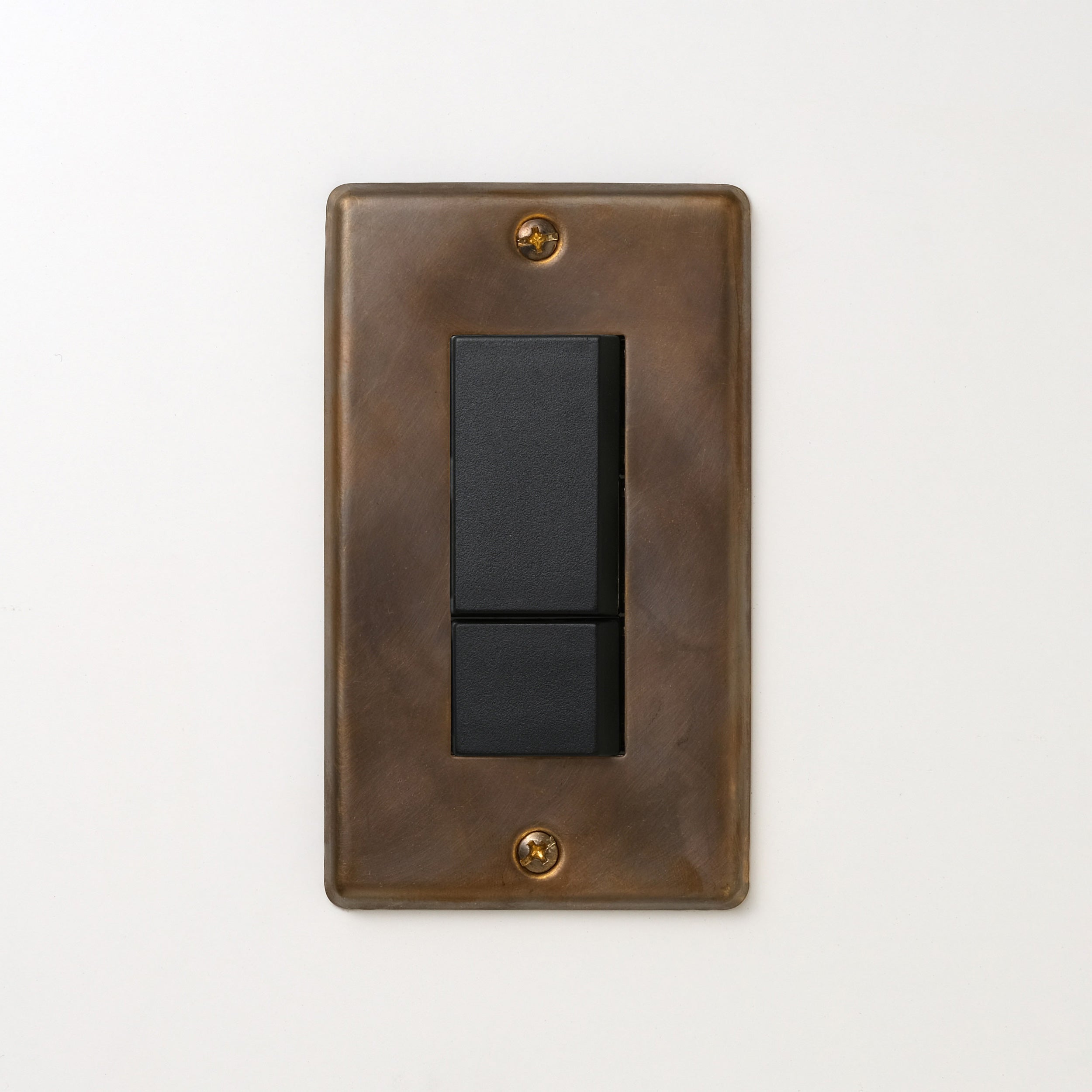 真鍮（燻し） プレート <br>+ NK スイッチダブル ブラック