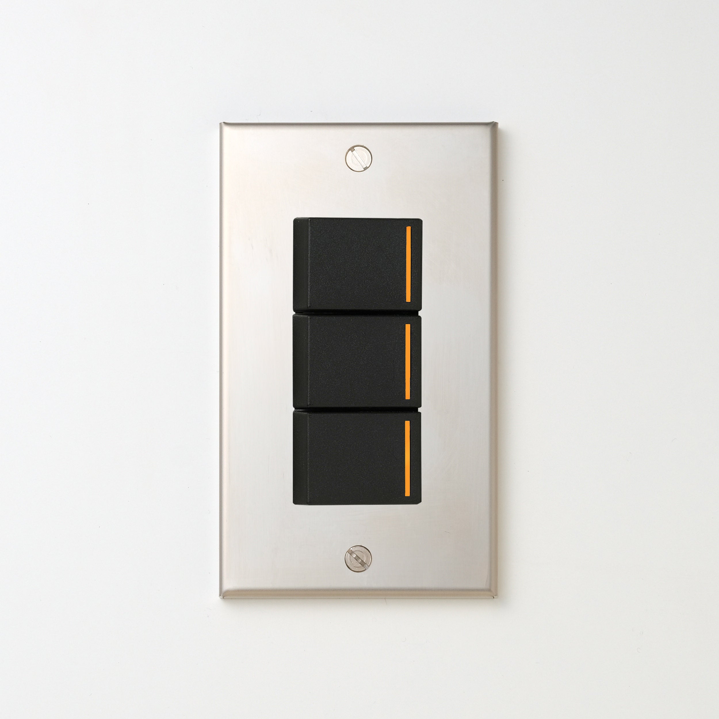 ステンレス素地 プレート <br>+ NK 片切、3路チェックランプ（オレンジ）スイッチトリプル  ブラック