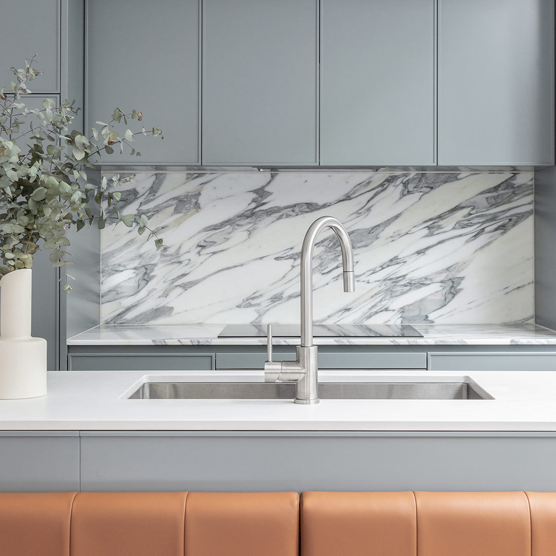 エリシアン・台付1穴 キッチン用混合水栓　ハンドシャワータイプ ステンレススチール