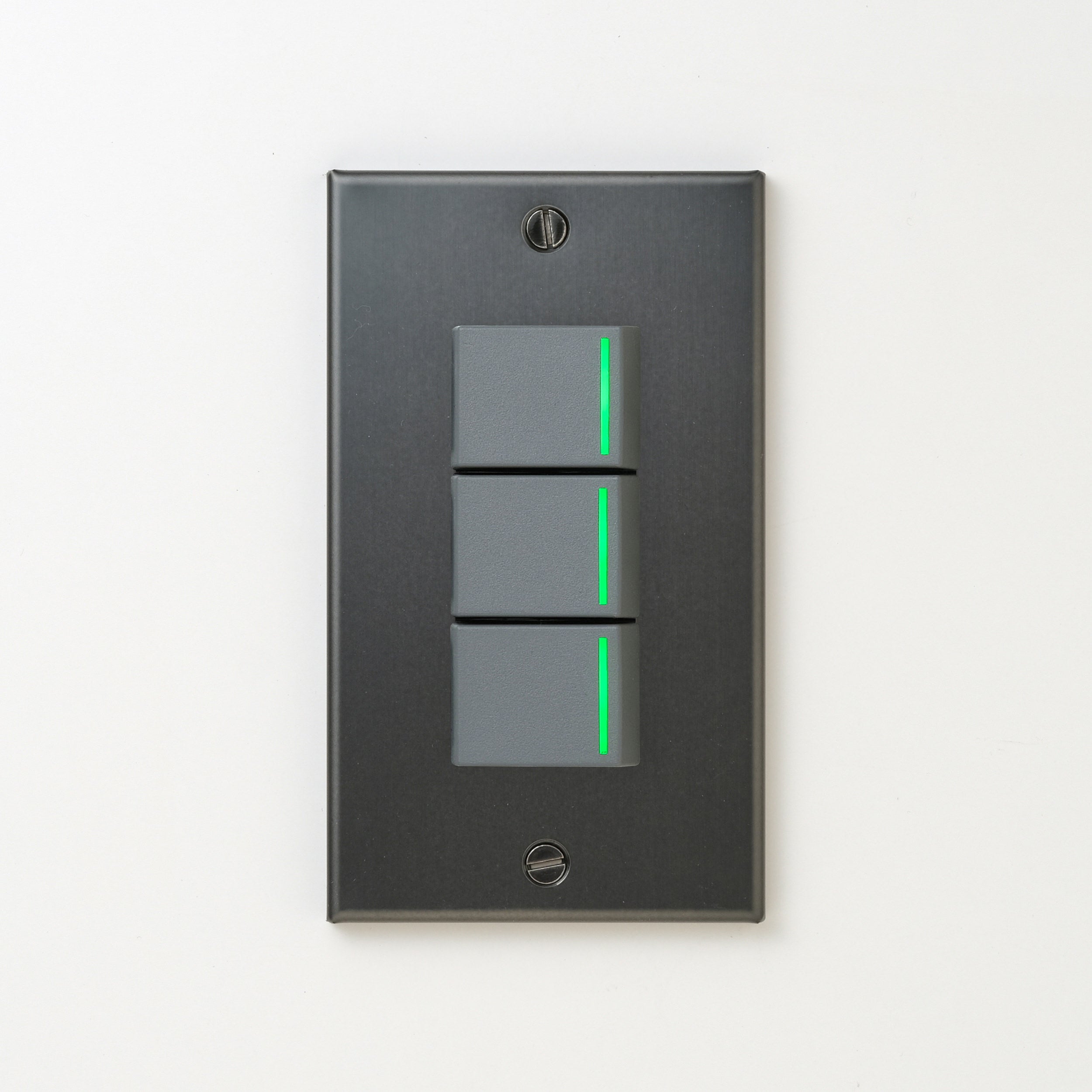 ステンレス（マットブラック）プレート <br>+ NK 片切、3路ガイドランプ（グリーン）スイッチトリプル  グレー