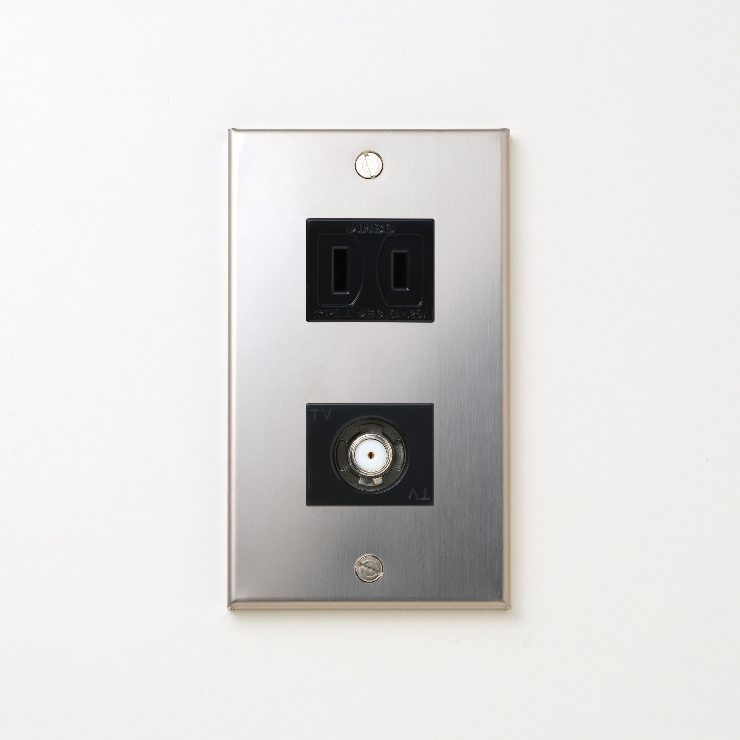 ステンレス（素地） プレート<br>+ NK 新4K8K衛星放送対応 埋込小型高シールドテレビ端子 ブラック <br>+ NK 埋込コンセント ブラック