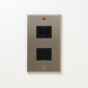 ステンレス（ヘアライン） プレート<br>+ NK 埋込モジュラジャック6極2心 ブラック <br>+ NK 埋込コンセント ブラック