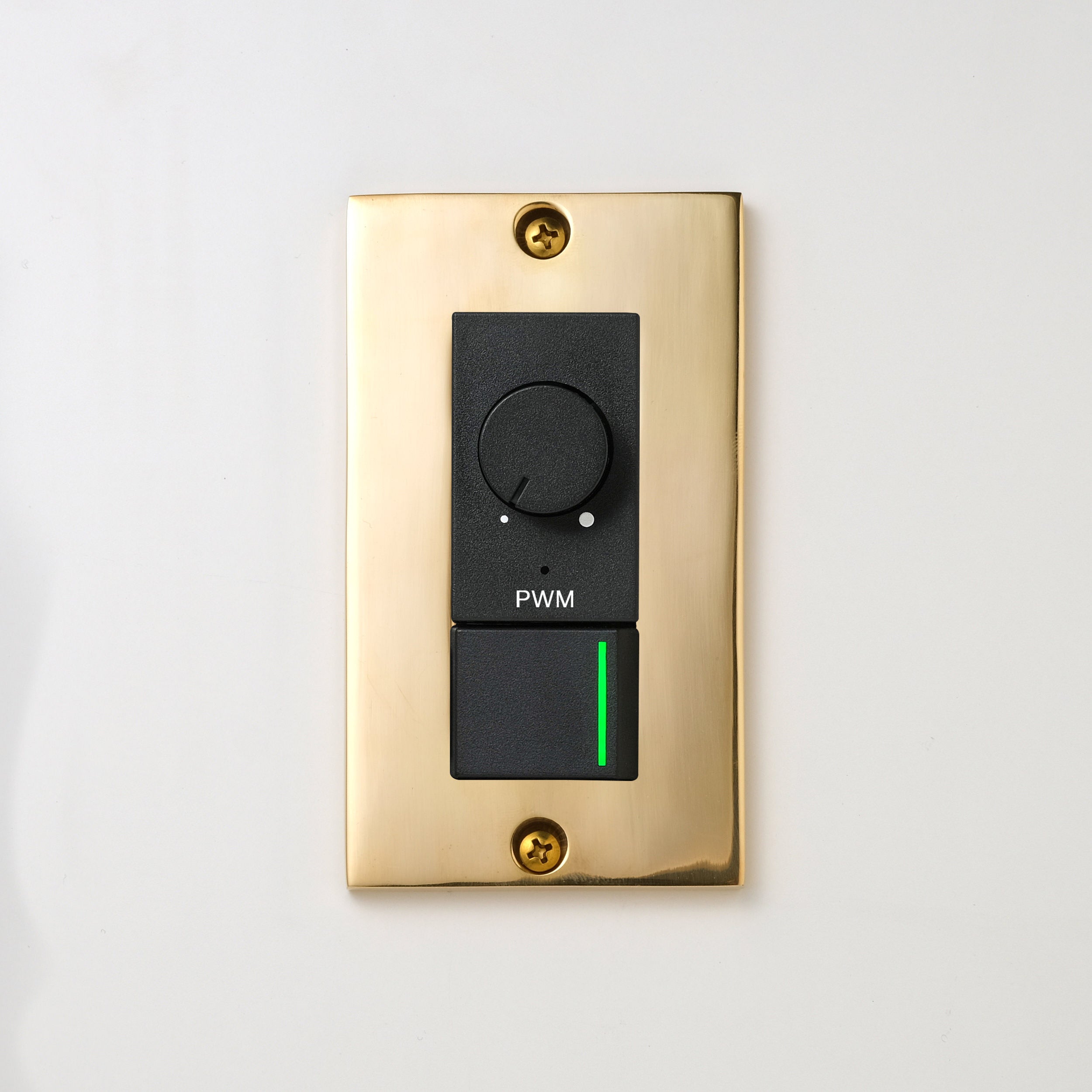 真鍮砂型鋳造（磨き）プレート <br>+ NK PWM制御方式(1ch)ライトコントロール＋片切、3路ガイドランプ（グリーン）スイッチ　 ブラック