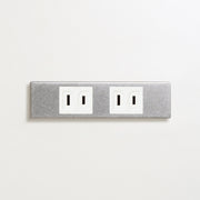 ステンレス（バイブレーション）家具用プレート<br>+ NK 埋込コンセント ホワイト ×２